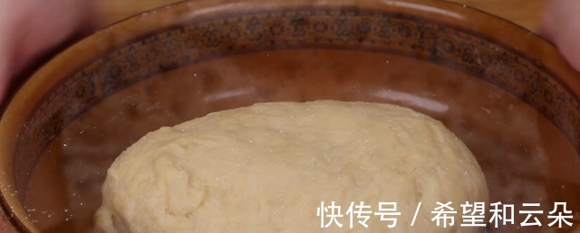 孩子零食别再出去买了,1碗面粉2个鸡蛋,上桌一口一个,特简单!