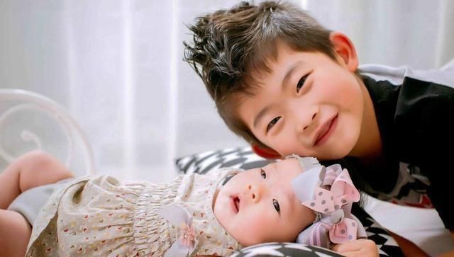 哥哥|''你就不能让着你弟弟点吗'',听了大宝的话,妈妈才反应过来后悔