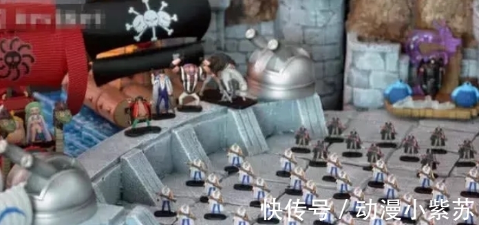 斩首台|海贼王:土豪竟然用手办还原顶上之战,网友:艾斯姿势让人出戏