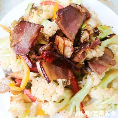 口感轻盈最适合神仙小姐姐的腊肉炒菜花