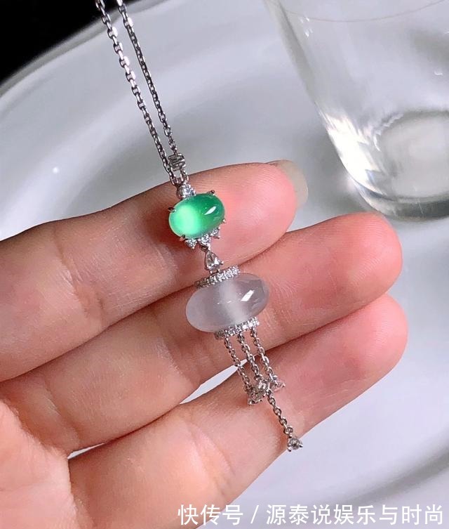 情人节 七夕节送感动牌珠宝首饰,代表永恒的爱意,温情四溢甜到心窝里!