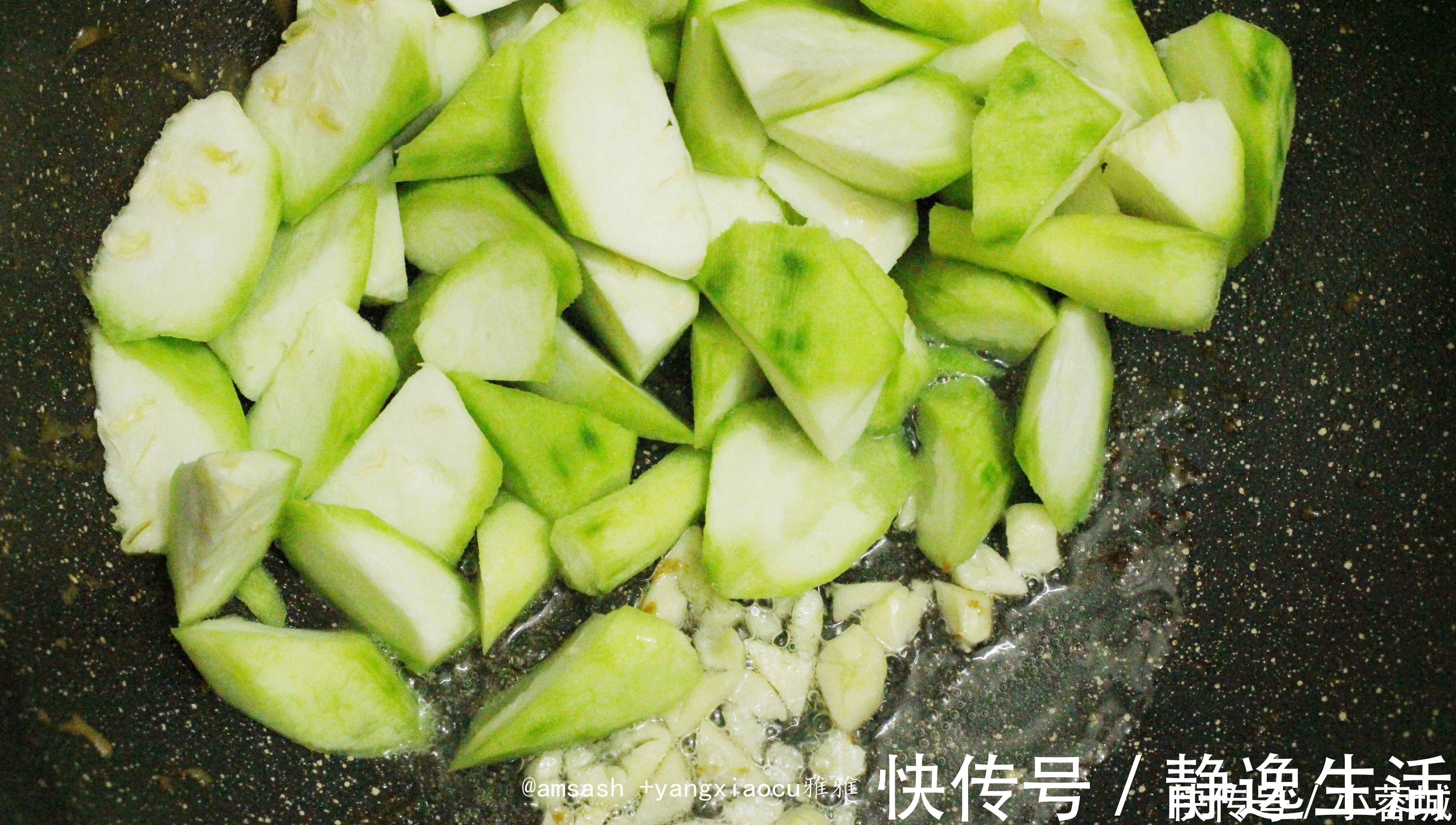 丝瓜皮|夏天,多给家人吃此瓜,瓜肉相结合,营养美味,连汤汁都吃精光