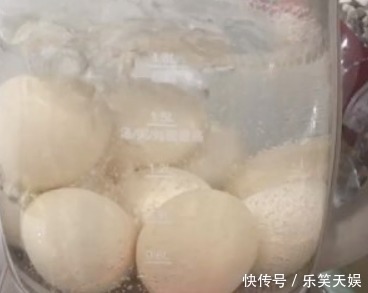 煮茶叶蛋,别只会放茶叶!老师傅教你秘诀,鸡蛋香气四溢又入味