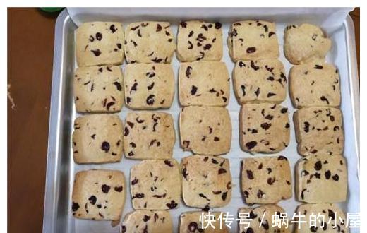 周末小甜品，半碗面粉1个鸡蛋，不打发不揉面，奶香味足入口即化