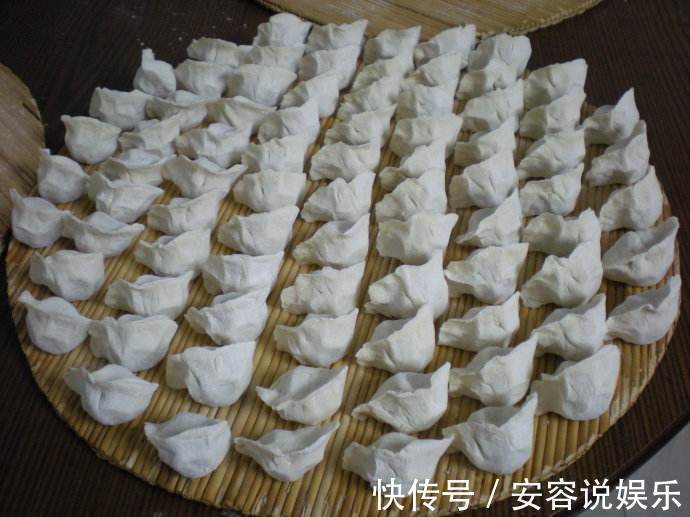 柿子椒|入秋后，此菜正便宜，包饺子比韭菜香，每天吃一次都不过瘾