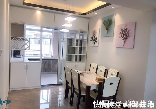 壁纸|130平新房装修花22万,客厅没阳台但超级漂亮,最满意一屋子窗帘