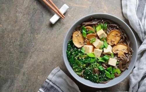 血糖|糖尿病,每天吃点这东西,血糖不知不觉就降5-8个点,快试试吧!