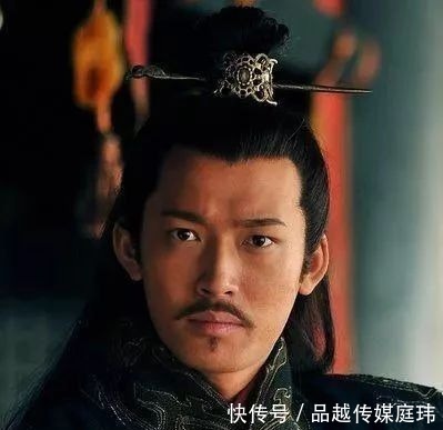 孙策|孙策死后,周瑜为何甘心臣服于孙权之下呢?答案在这里!