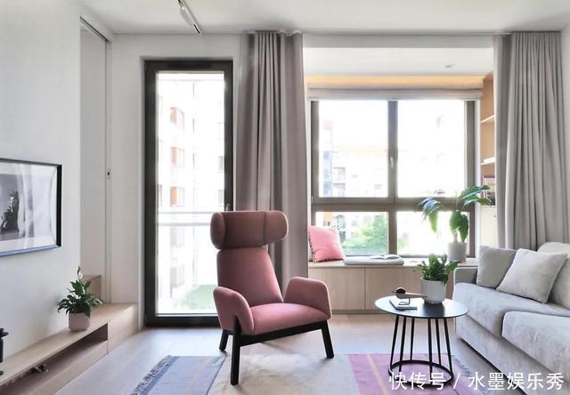 玄关|大龄姑娘买下33㎡小宅,全屋极简装修,卧室抬高45㎝,好舒适