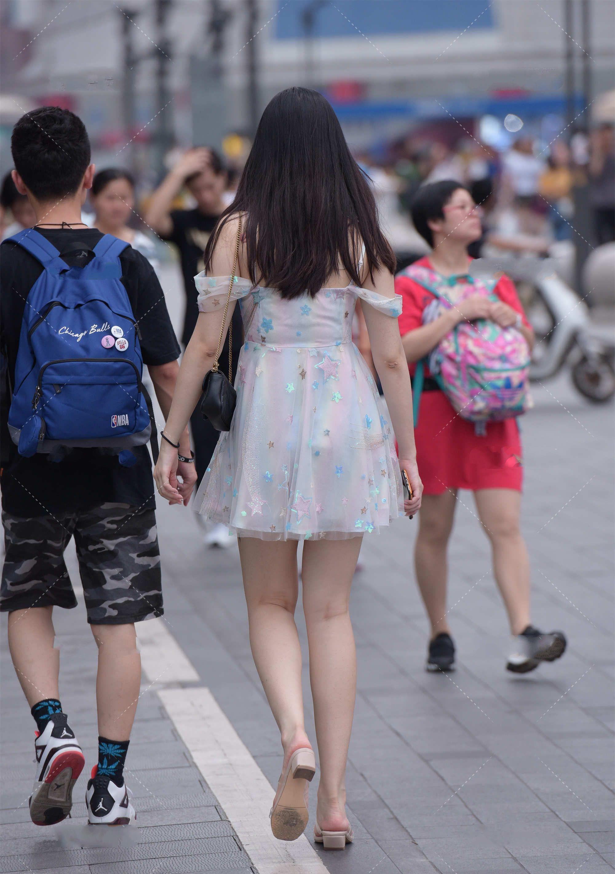 高跟鞋|仙女裙加上彩色亮片装饰，仙气十足，也太美了吧