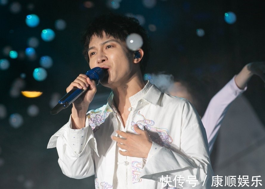 央视国庆晚会明星阵容:优质艺人成香饽饽,流量已经不是第一选择