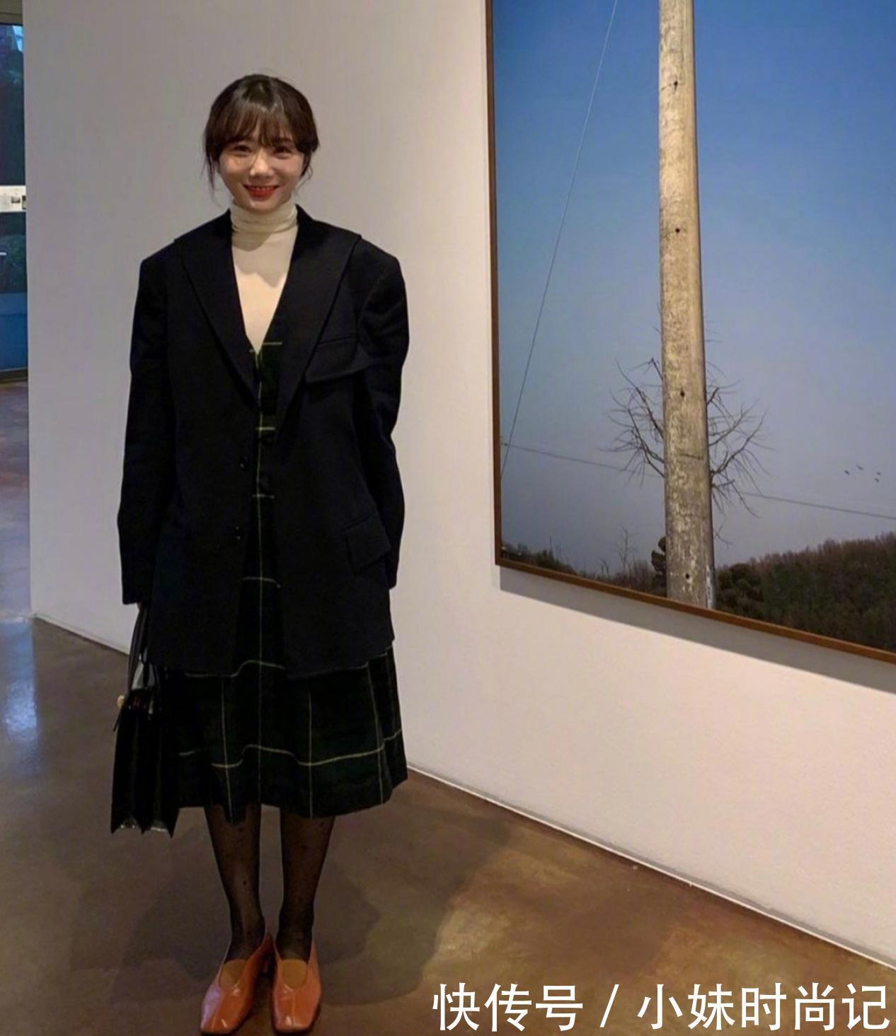 自然|人到中年拒绝大妈感,穿衣可以运用这三种技巧,美得自然又高级