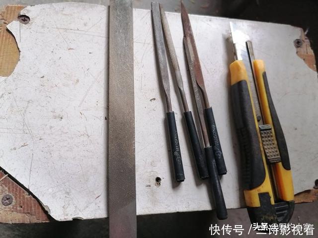 钓鱼支架还在掏钱买吗?为何不利用废鱼竿+树Y做一个,一样好用