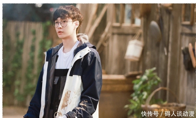 何老师 《向往的生活》张艺兴不仅喊杨紫绯闻女友,还叫姐姐!黄磊在线催婚!