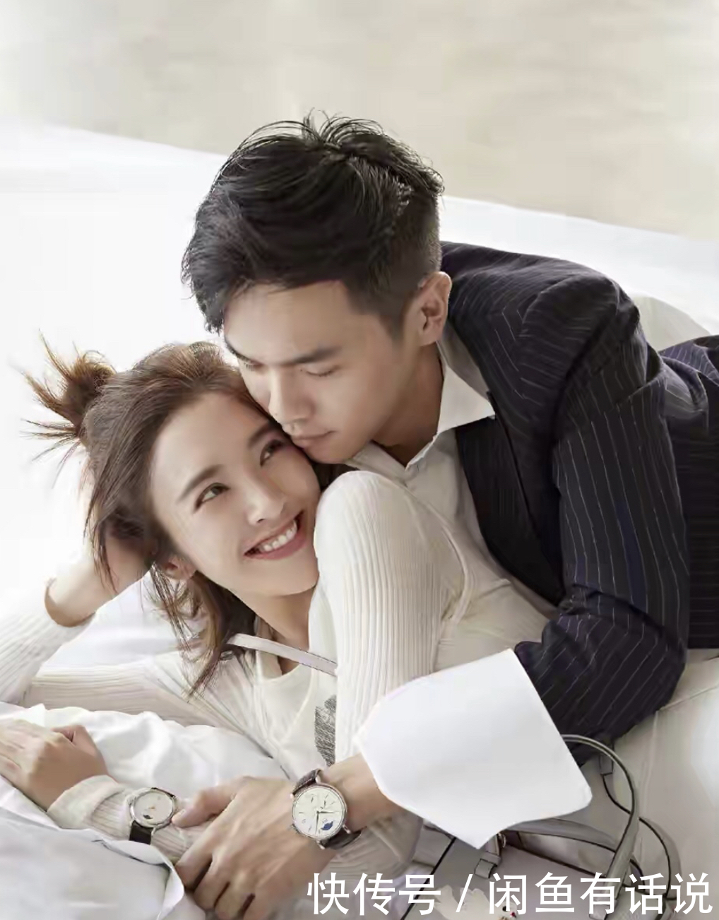 穿搭|张若昀唐艺昕罕见合体,穿情侣衫看着真登对,“小动作”更是甜蜜