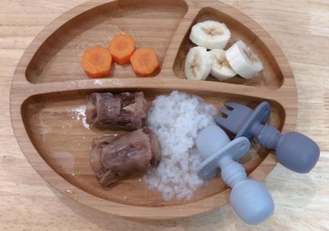 咀嚼|4-18个月宝宝“自主进食训练时间轴”，帮你收获一个吃饭省心的娃