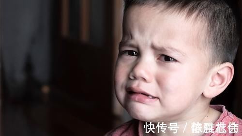 睡着|15岁男孩的身高像“小学生”,跟睡觉后的这一习惯有关,别忽视