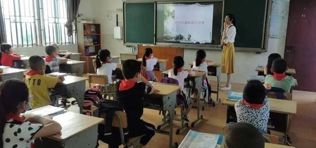 老师应该为学生创造更多的环境和条件，学生才会更用心学习