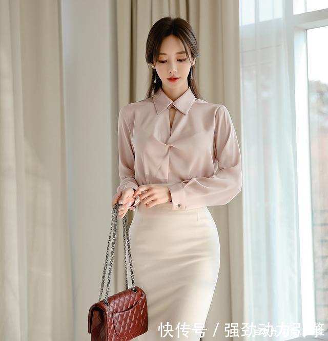 裙子|时尚服装孙允珠浅粉色丝绸光滑雪纺衬衫搭配纯白及膝裙子