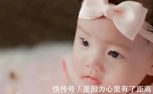 单眼皮|儿子出生没几天,宝妈发现宝宝就“没睁过眼”