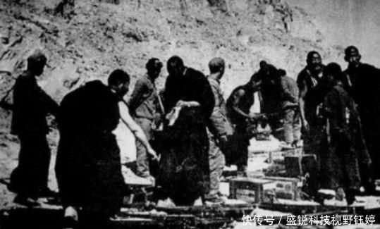 警卫员|西北平叛牺牲最高军官,5500米遇敌,被美制狙击枪连警卫员一起击穿