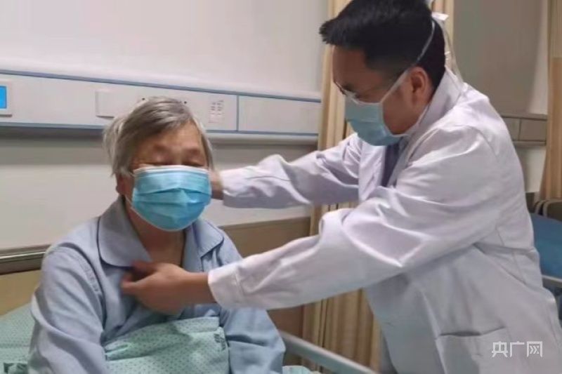 输尿管|宁波68岁阿婆辗转上海求医，上海专家却点名推荐宁波这位医生