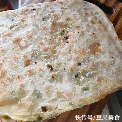 中筋面粉|三分钟做好葱花饼，做饭太简单