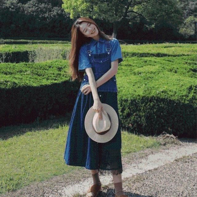 运动鞋|穿裙子都不配运动鞋，今夏流行这样穿