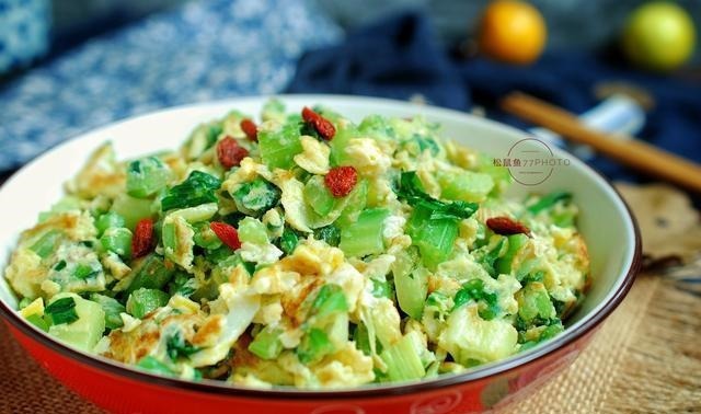 这菜的叶子是宝贝,拿来炒鸡蛋太鲜美,可惜90%的人都扔掉了