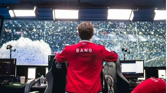 双冠王|LOL世界第一ADC遭扫地出门！双冠王Bang面临失业，100W美金恰到头