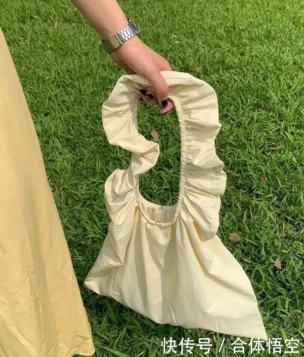 烂大街的包包别背了!2021春夏最流行的是这些