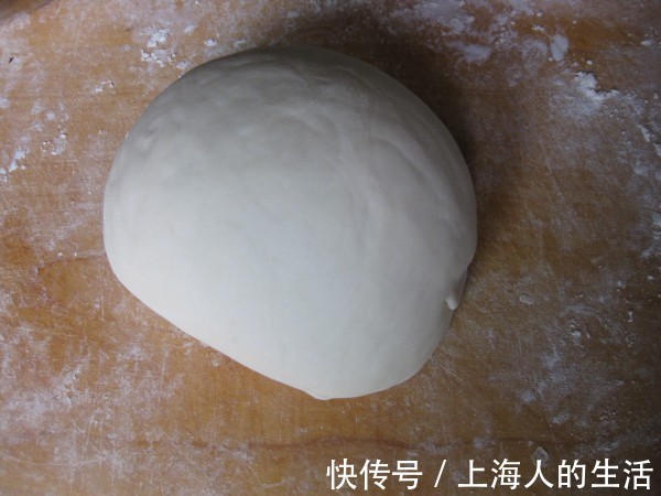 用此种菜包饺子那才叫一个香，比韭菜馅好吃，孩子吃了两大盘