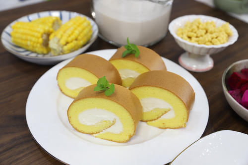 奶油蛋糕卷，建议大家一定要在晚上提前做好，天亮孩子看见这桌早餐，网友，亲妈