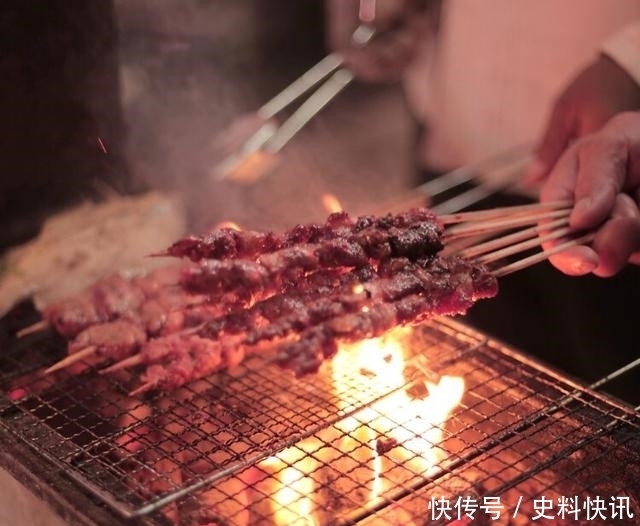 深夜|黄磊开的深夜食堂差评如潮，因为中国人的深夜食堂其实是这样的