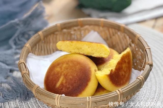 玉米面别再熬粥了,换这个吃法,金黄酥香,松软可口,5分钟一锅