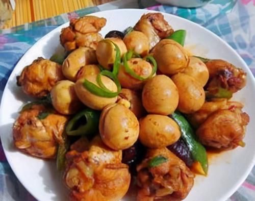 女性到了中年，多吃三种美食，降压减脂，增强体质，不容错过