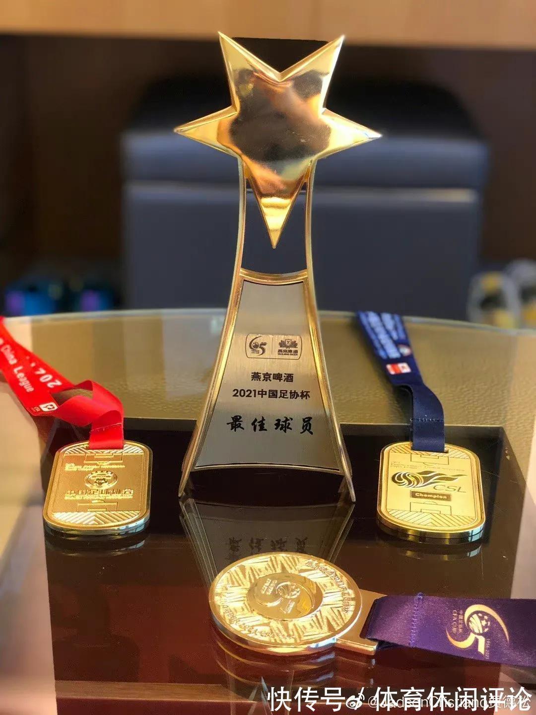 贾德松|贾德松,“真的紧”,一个赛季三个冠军一个MVP,2021赛季大赢家