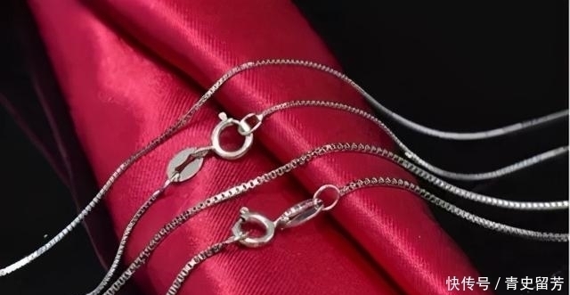 手腕 热门项链和手链样式科普:肖邦链、蛇骨链、凤尾链