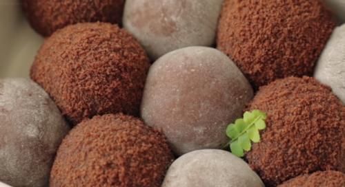  巧克力糯米糍，浓郁巧克力酱包裹软弹糯米糍，香甜可口