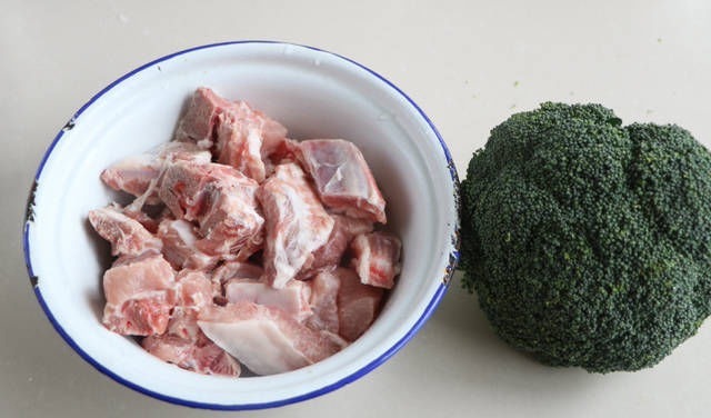 除夕待客,这道硬菜少不了,好吃上档次,上桌几分钟被抢光