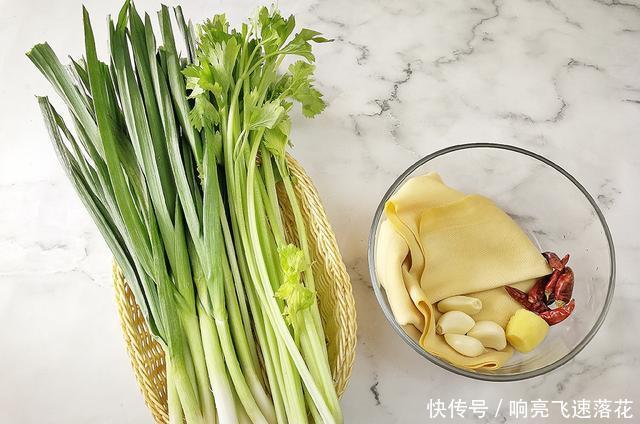 饭菜|立冬以后,这食材常给家人吃,和青芹蒜苗简单一炒,下饭菜妥妥的