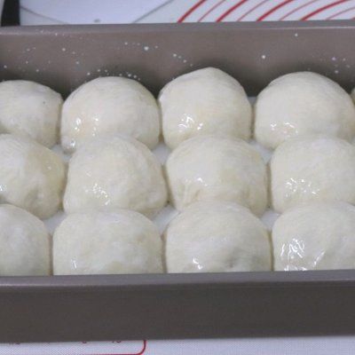 段时间|餐桌上的保留项目椰浆面包，隔段时间就做一次