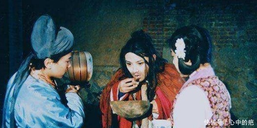 贾府|红楼梦贾府的主子们花天酒地,他们的钱是从哪儿来的!