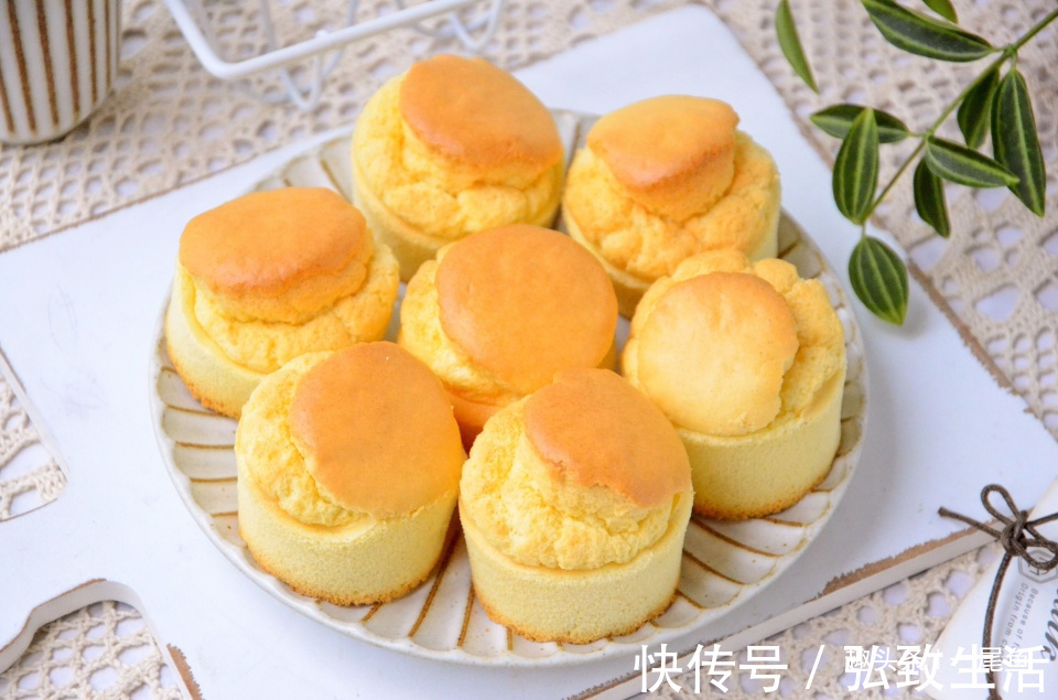 四个鸡蛋一碗糯米粉这样做，不煎不炸不蒸，香酥可口又松软