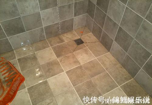 卫生间|卫生间地面不要做斜坡了,有钱人都设计这种代替,下水快又防滑