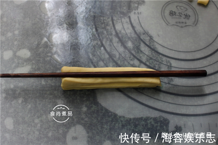 添加剂|油条自己在家做,蓬松香软又清爽,好吃不油腻,比市售的健康