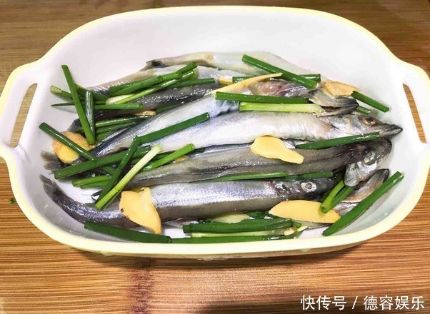 煎鱼时，热油下锅还是凉油？许多人弄错，难怪鱼肉又老又腥不好吃