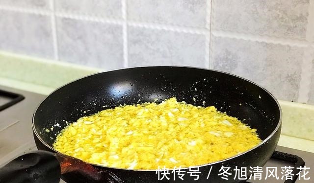 韭菜盒子|不破皮不露馅的韭菜盒子做法,香味浓郁,几天不吃想得慌!