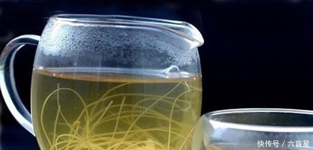 山楂这样喝,喝跑便秘和湿气,肥肉一斤一斤的掉