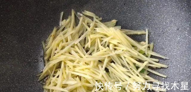 豌豆尖|这菜很多人爱吃，价格比鸡肉贵，和土豆一炒，口感爽爆！